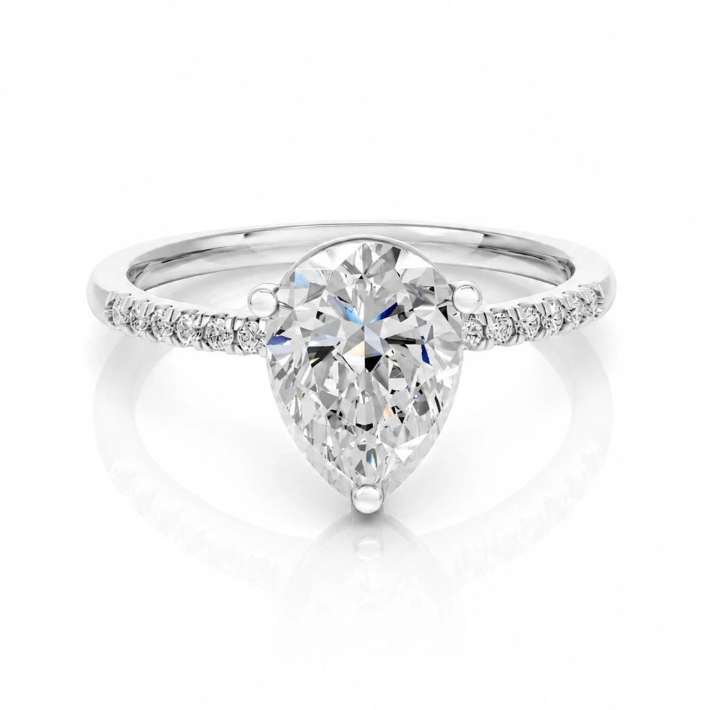 Peervormige solitaire verlovingsring met pavé band · 2.5 ct.