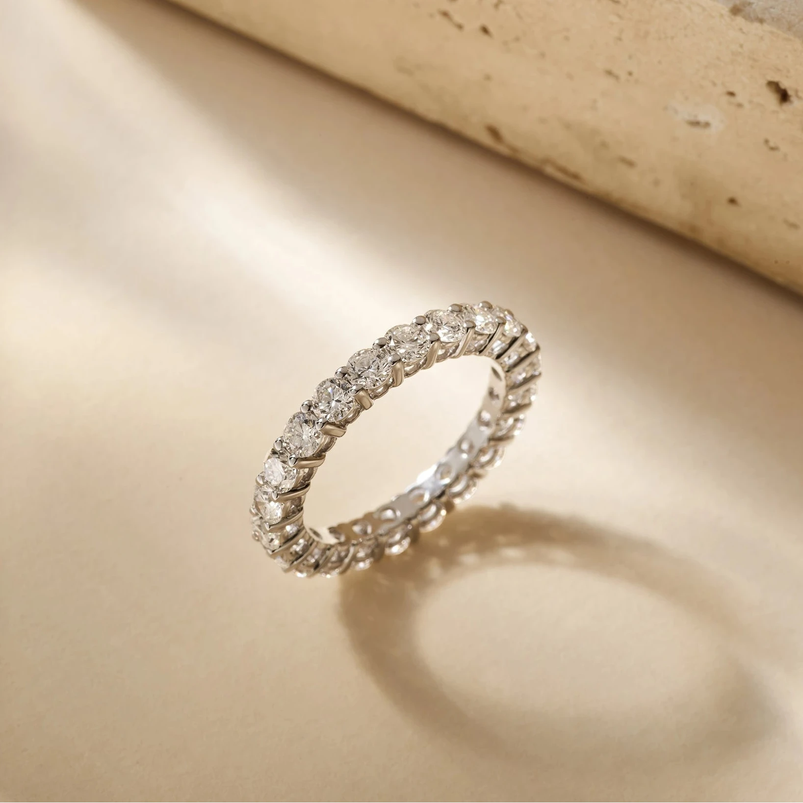 Diamanten eternity ring · 2.15 ct.