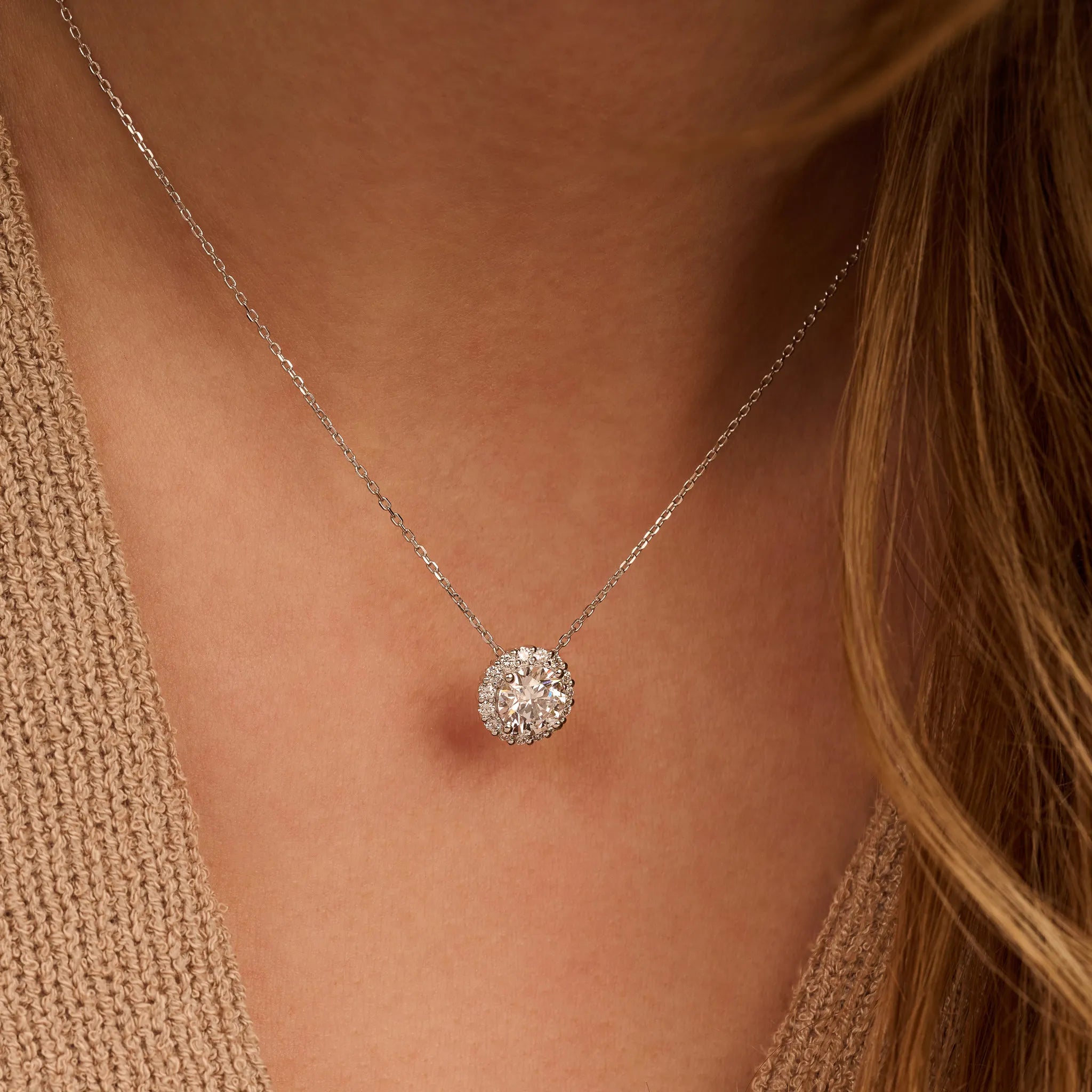 Halo collier · Rond · 1.8 ct.