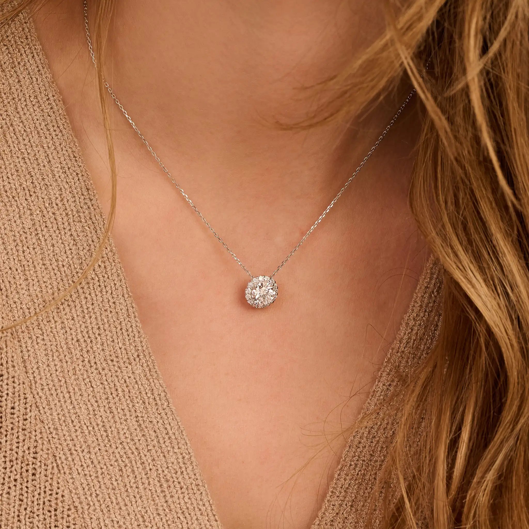 Halo collier · Rond · 1.8 ct.