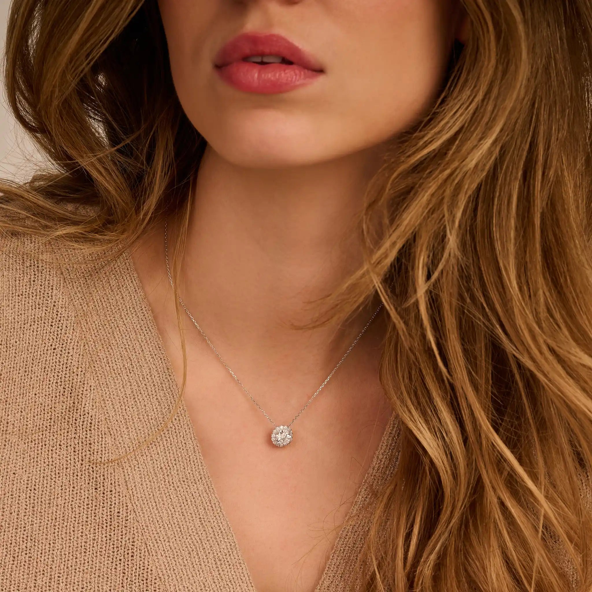 Halo collier · Rond · 1.8 ct.