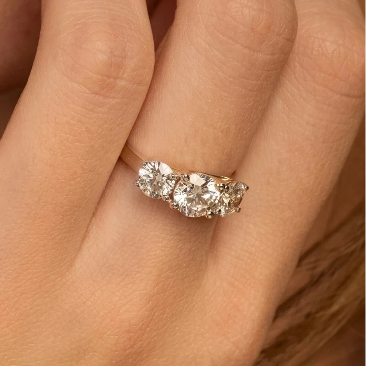 Ronde trilogie verlovingsring · 2.5 ct.