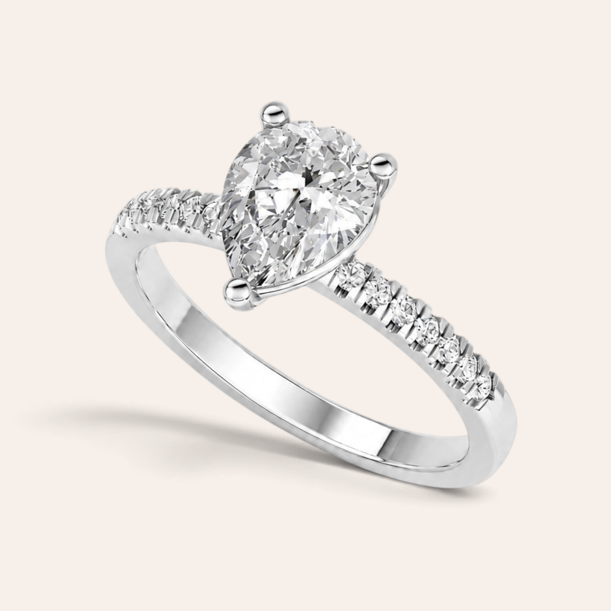 Louèn Diamonds verlovingsring met 2.0 ct peervormige lab grown diamant en pavé band in 14k witgoud.