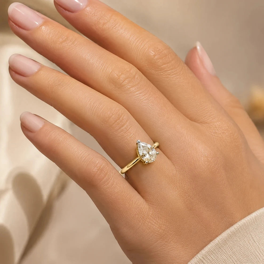 Peervormige solitaire verlovingsring Classic · 2.0 ct.