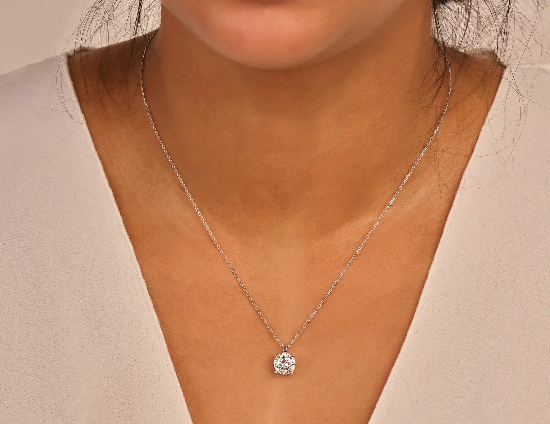 Louen Diamonds ketting solitaire met 14k witgoud en 2.0ct diamant lab grown super closeup gestyled