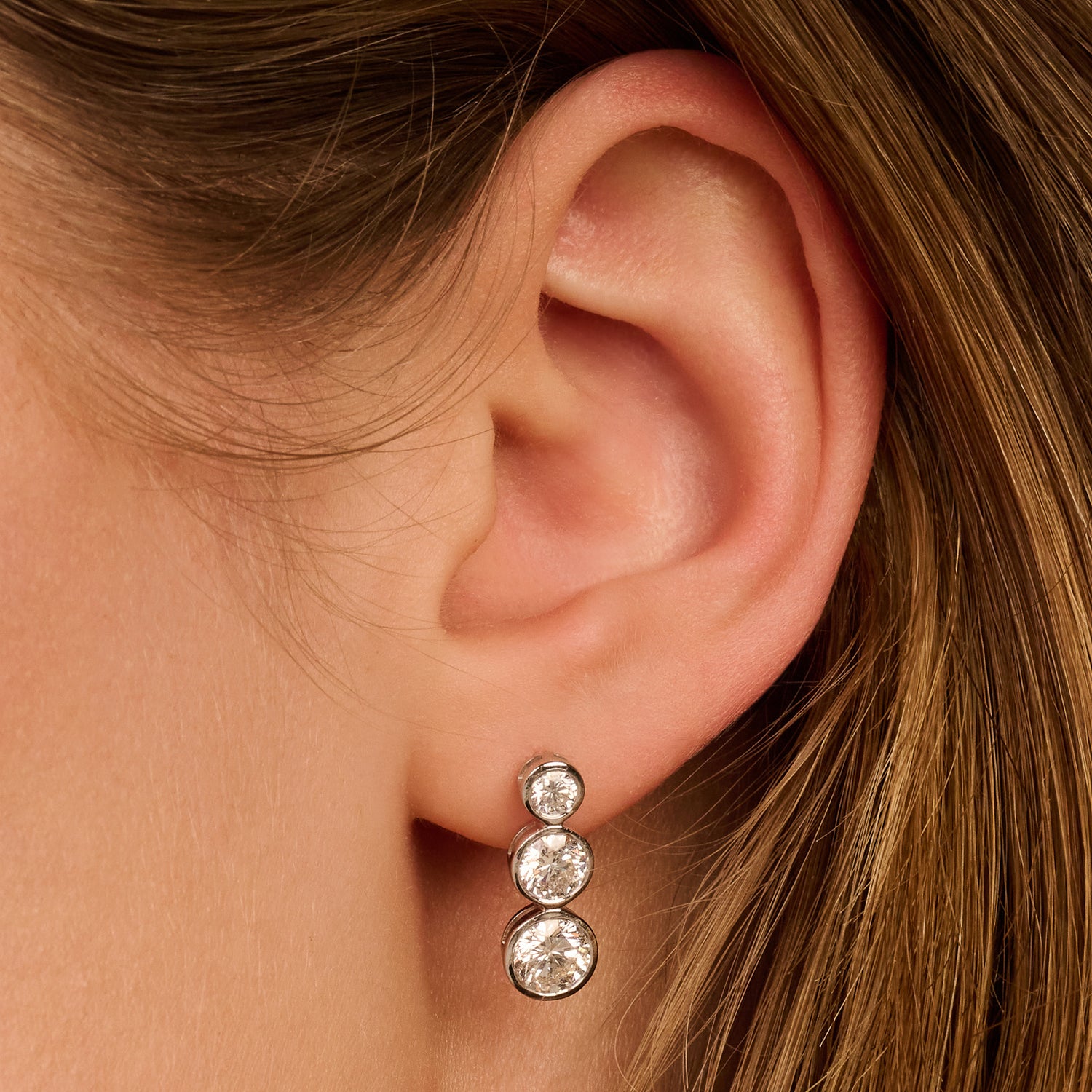 Bezel trio oorbellen· 2.5 ct.