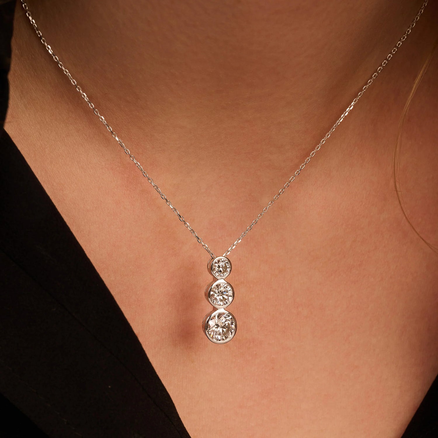 Bezel trio collier · 2.0 ct.