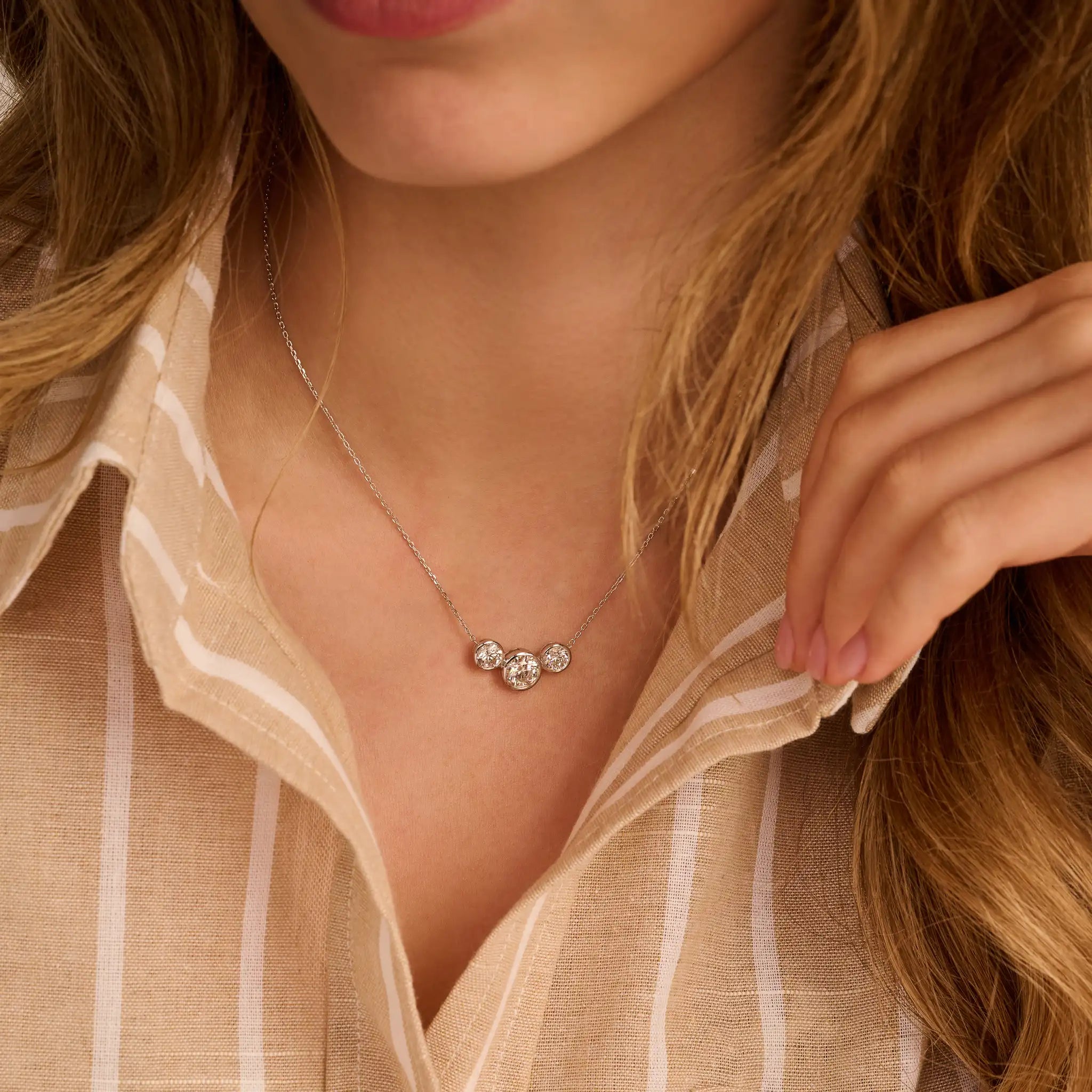Bezel trio collier horizontaal · 2.5 ct.