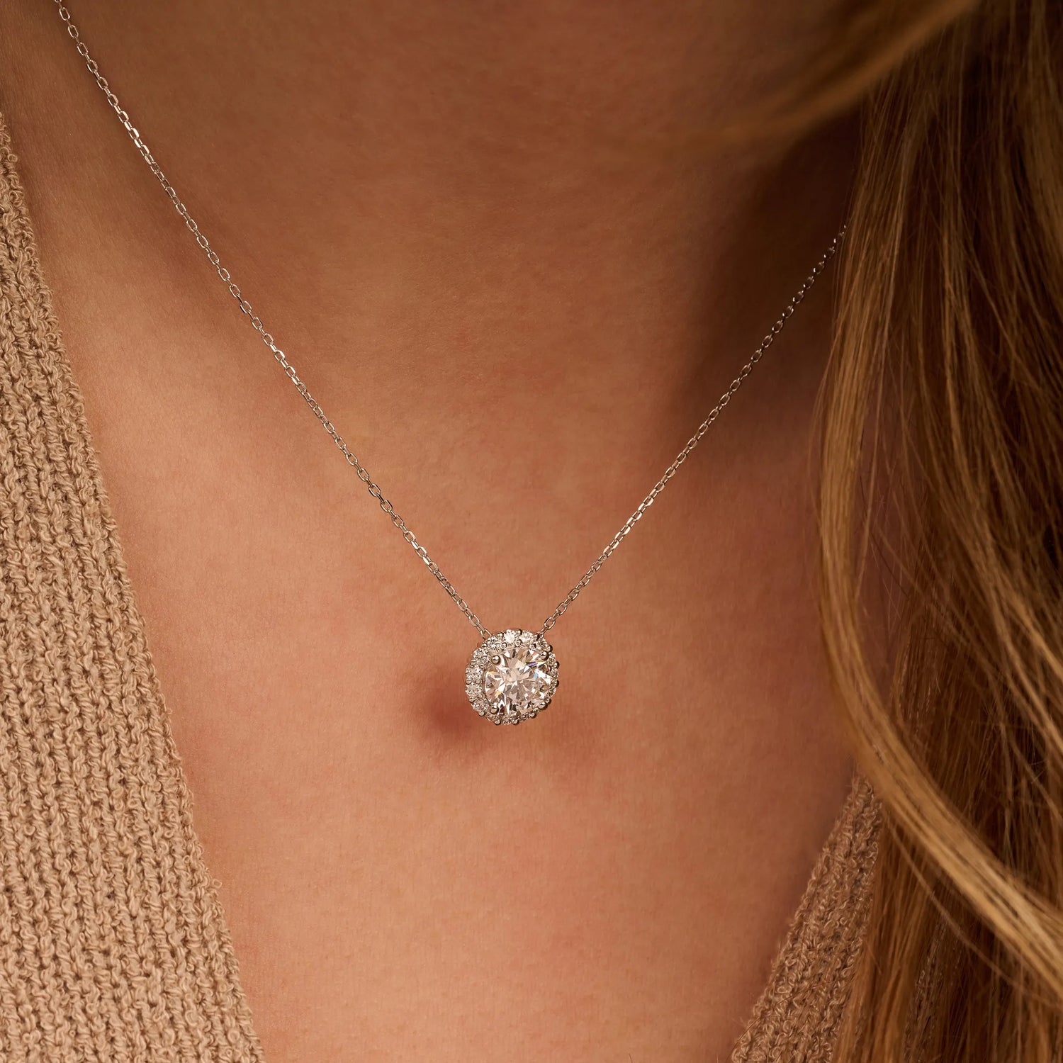 Halo collier · Rond · 1.8 ct.