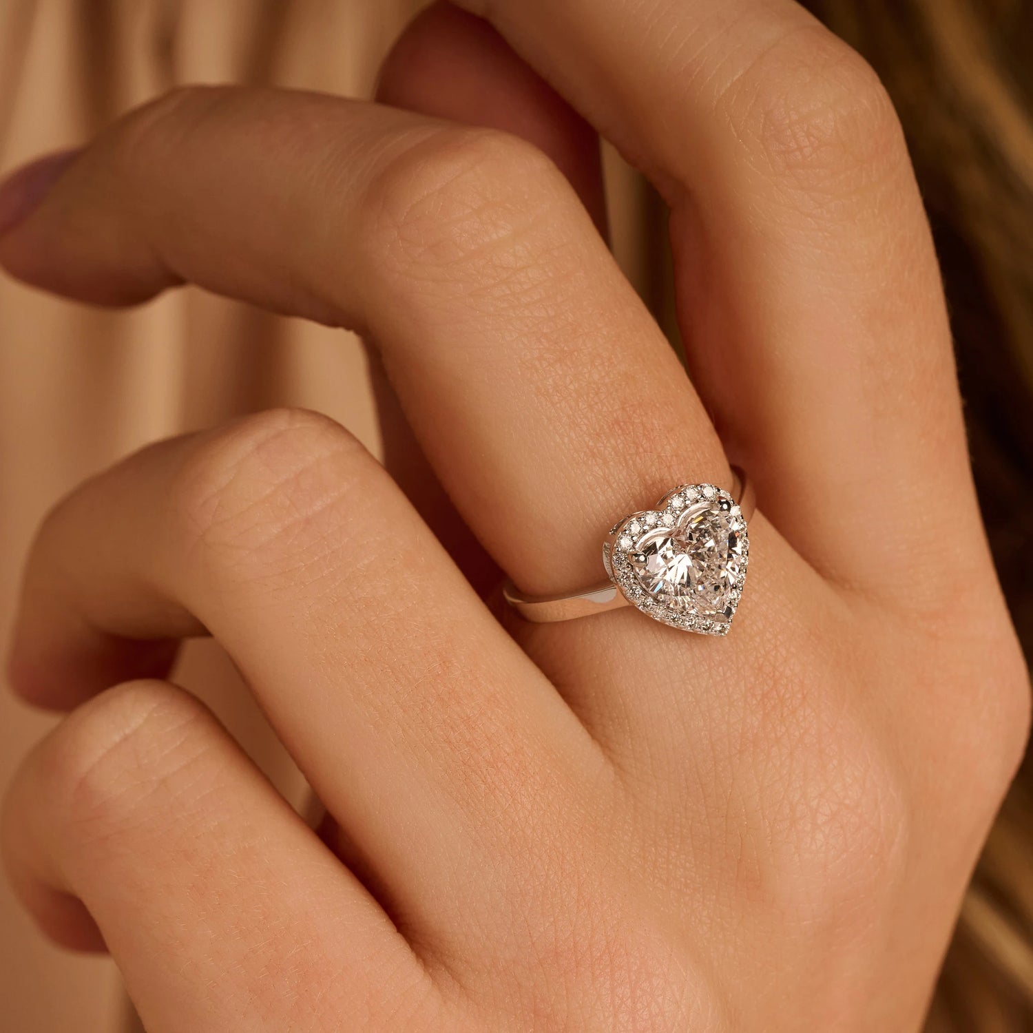 Halo Ring · Hart · 2.10 ct · 14k Witgoud