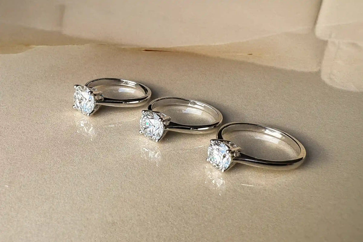 Louèn Diamonds 14k witgouden solitaire ringen met 1 lab grown diamant van 2.0, 2.5 of 1.0 ct. sfeerbeeld ter vergelijk van de steengrootte 