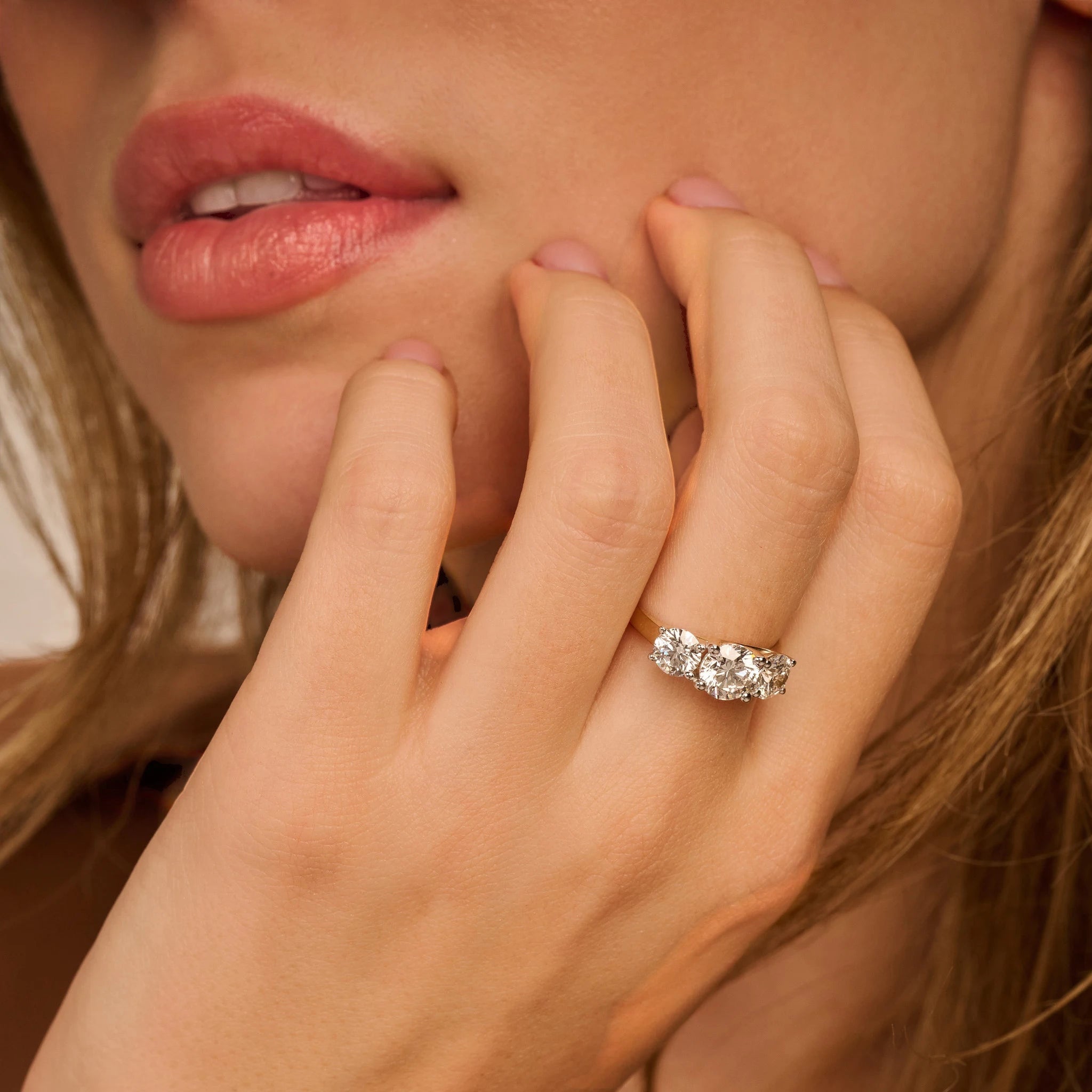 Ronde trilogie verlovingsring · 2.5 ct.