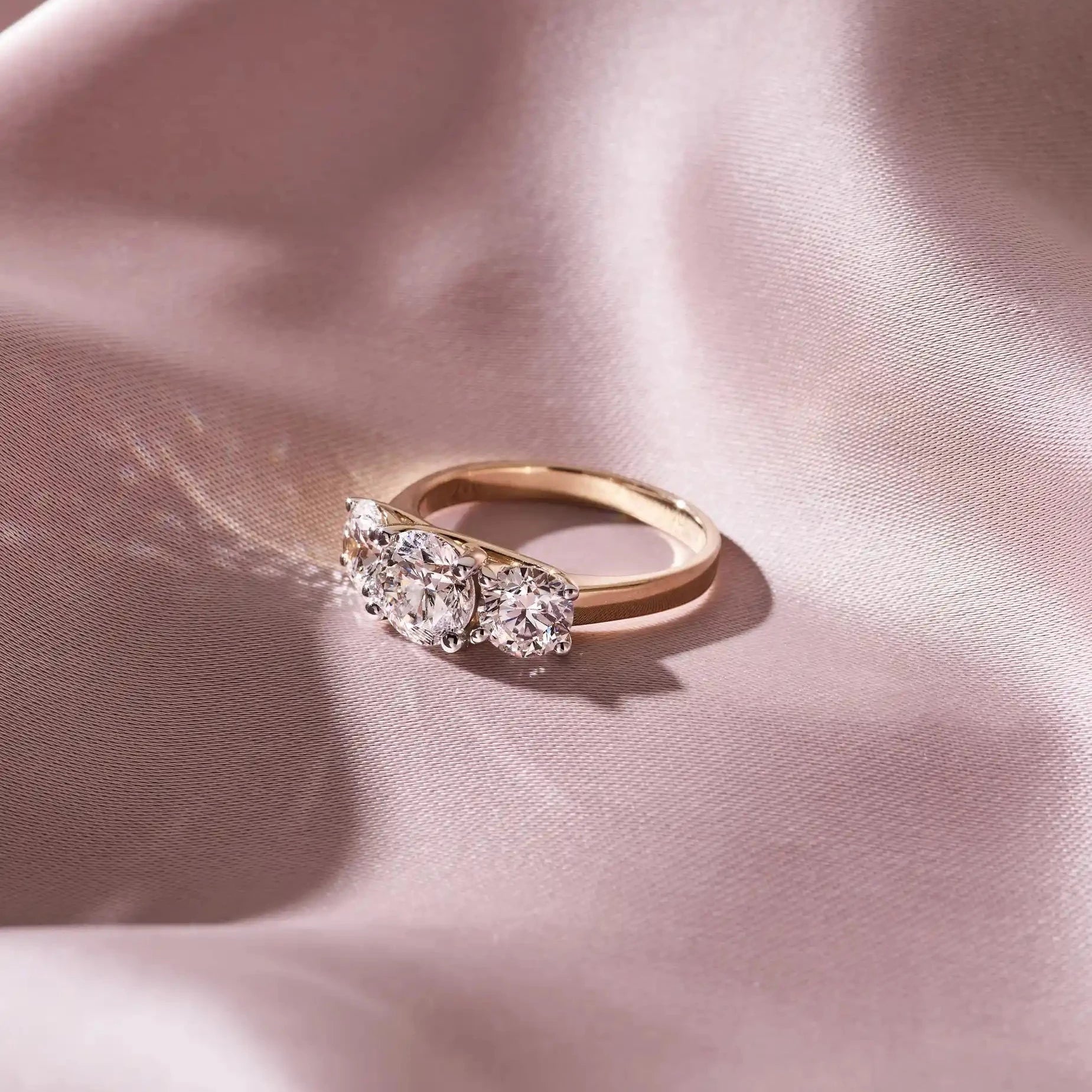 Ronde trilogie verlovingsring · 2.5 ct.