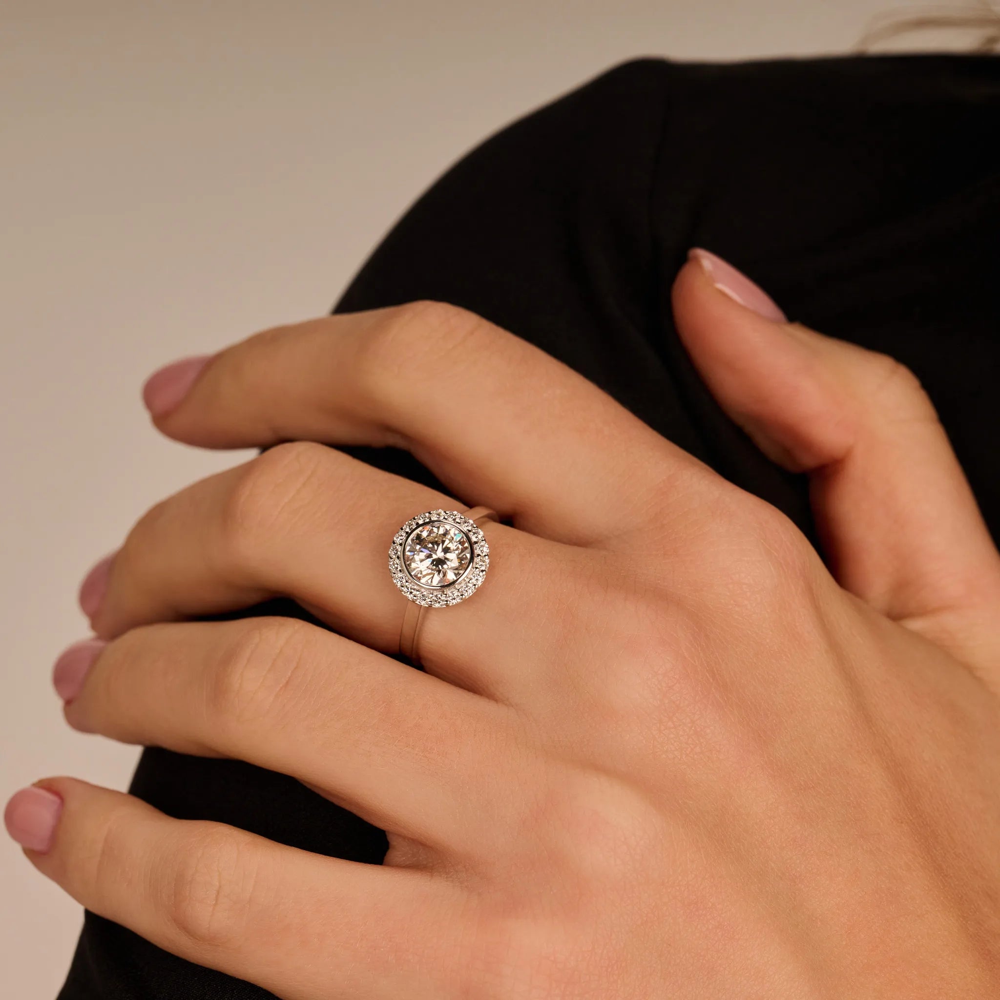 Ronde halo verlovingsring · 1.5 ct.