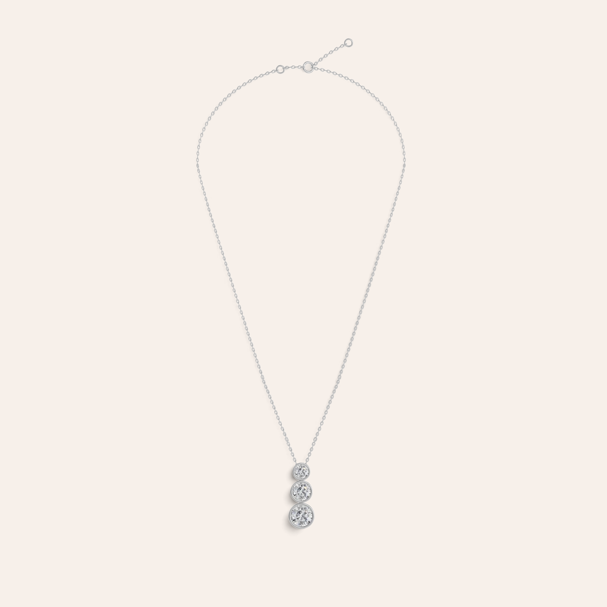 Louèn Diamonds bezel trio collier in 14k witgoud met drie lab-grown diamanten van 2.0 ct in een moderne zetting.