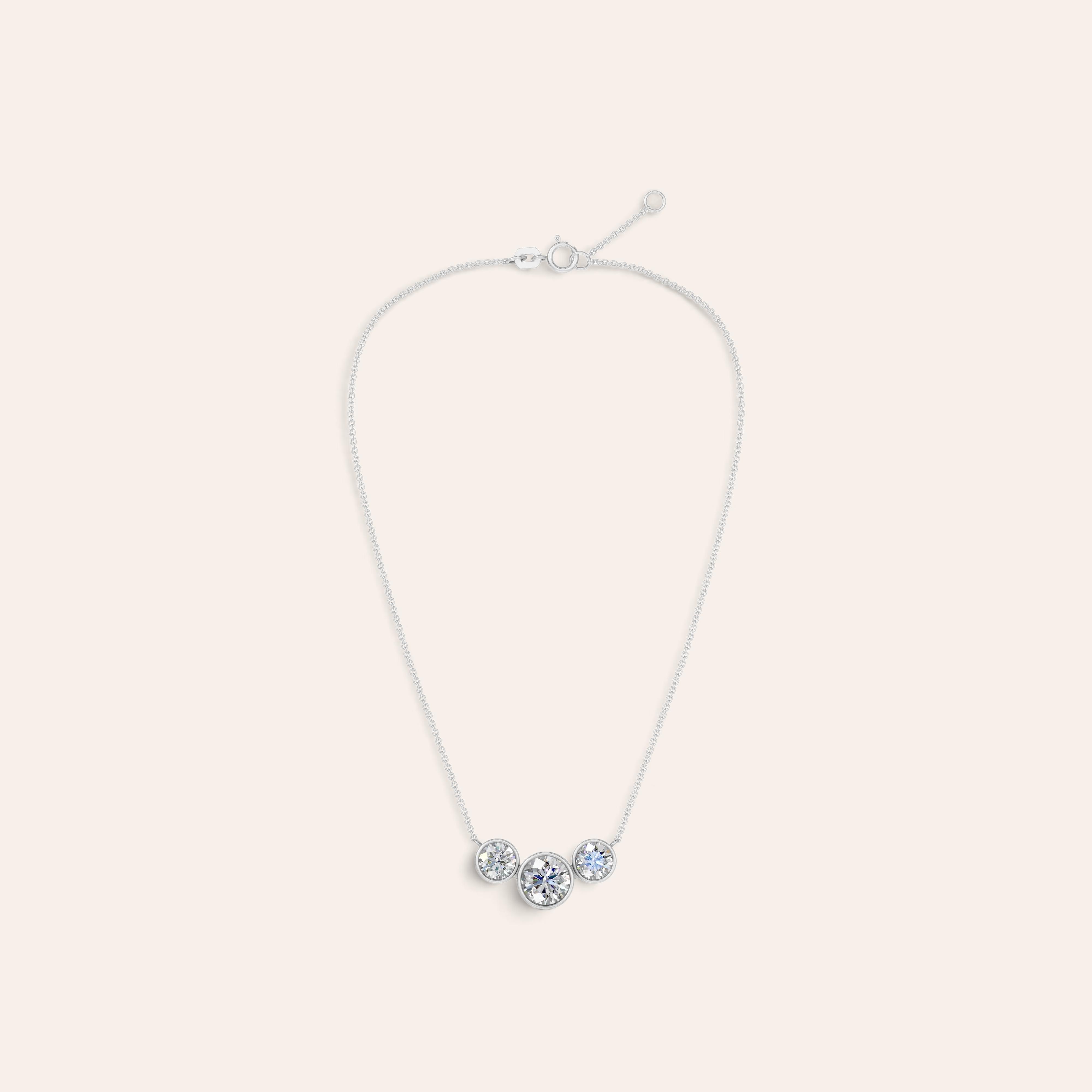 Louèn Diamonds horizontaal collier met drie lab-grown diamanten in 14k witgouden bezelzetting van 1.6 ct.