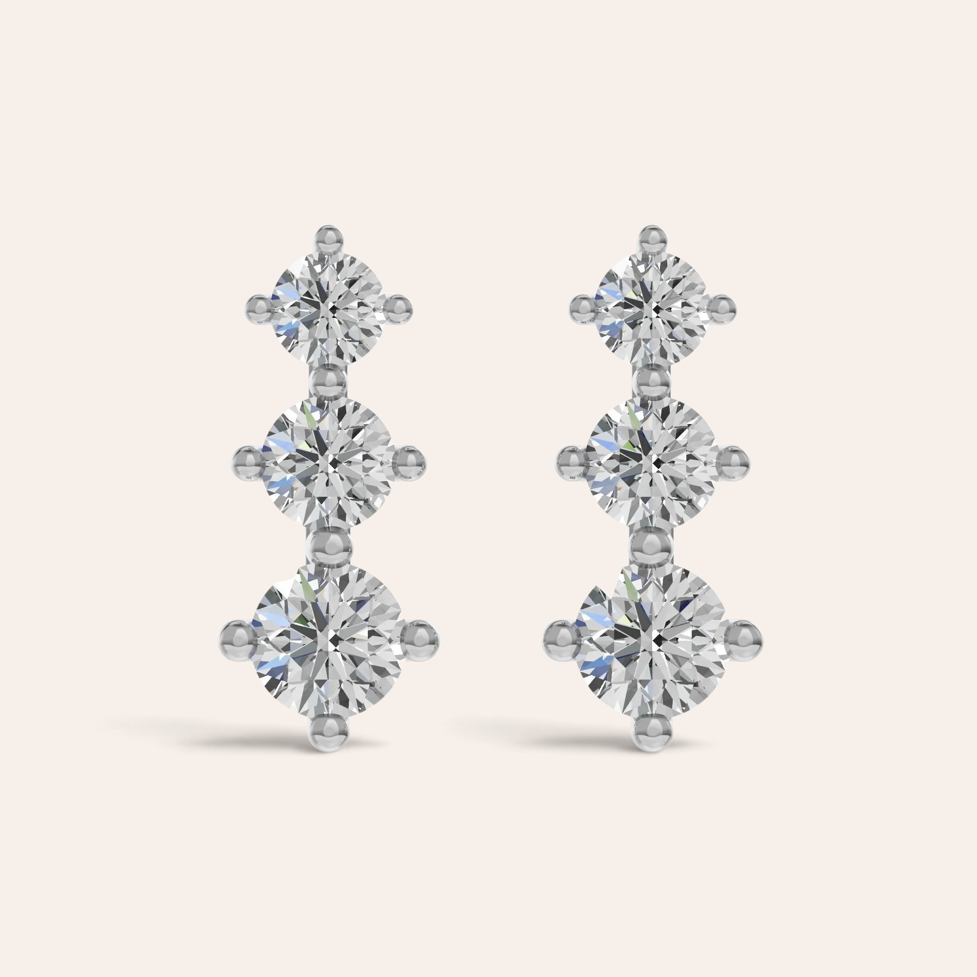 Louèn Diamonds Journey oorbellen van 14k witgoud met drie trapsgewijze lab-grown diamanten in een elegant ontwerp.