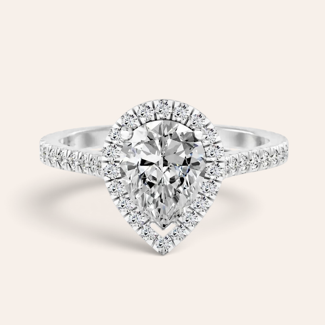 Louèn Diamonds peervormige halo verlovingsring van 14k witgoud met 2.0 ct lab grown diamant en pavé gezette band.