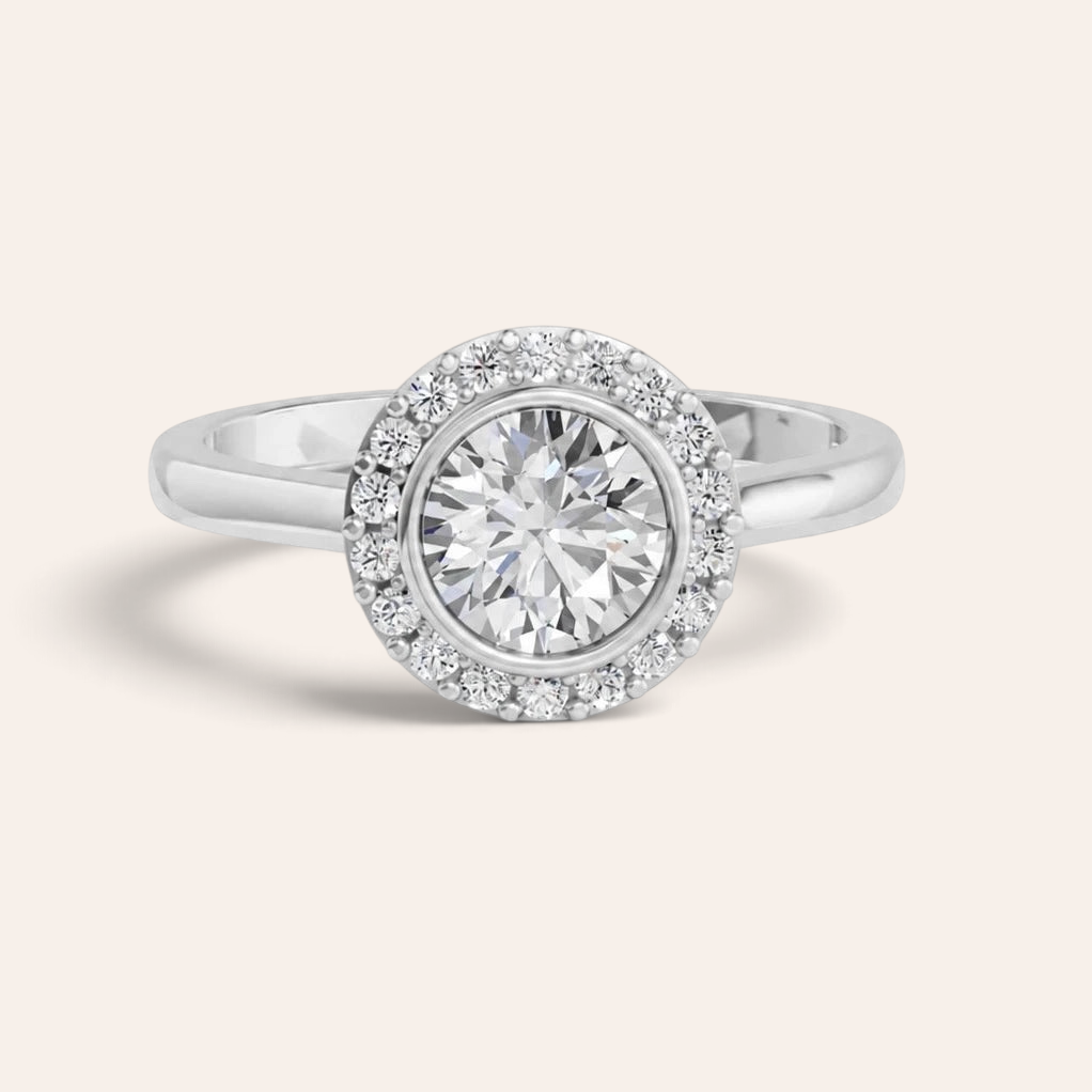Louèn Diamonds ronde halo verlovingsring van 14k witgoud met een 1.5 ct lab grown diamant en schitterende zetting.