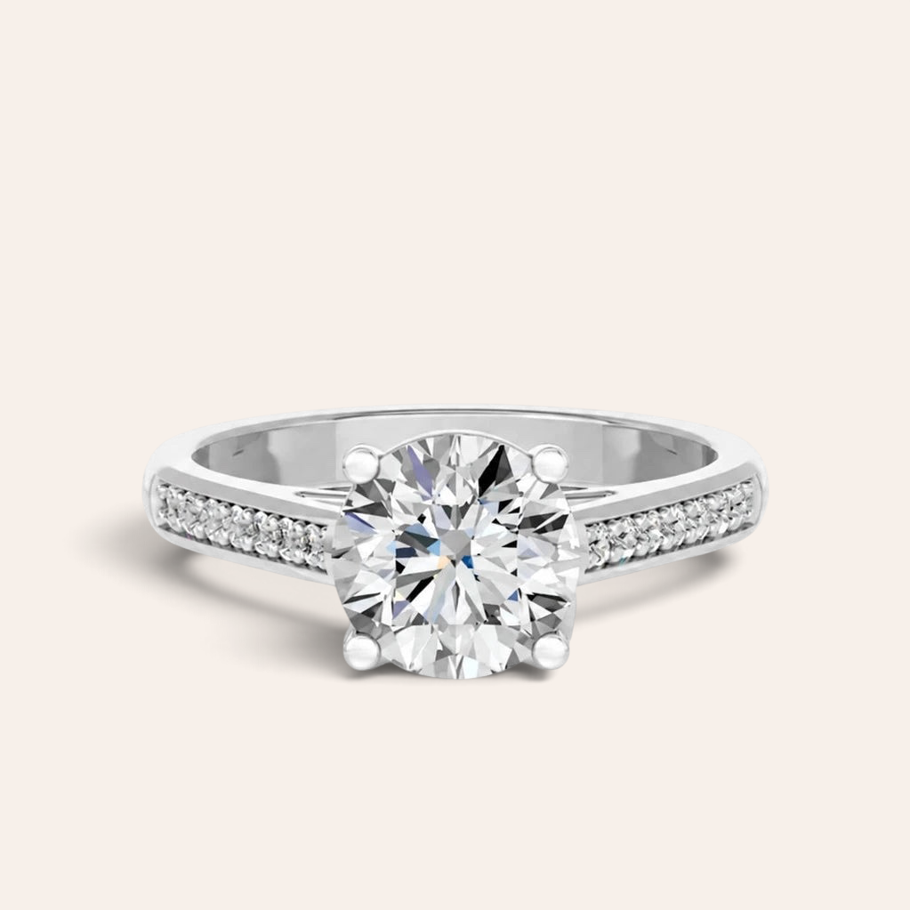 Louèn Diamonds ronde solitaire verlovingsring met 2.0 karaat lab-grown diamant en pavé gezette band in 14 karaat goud